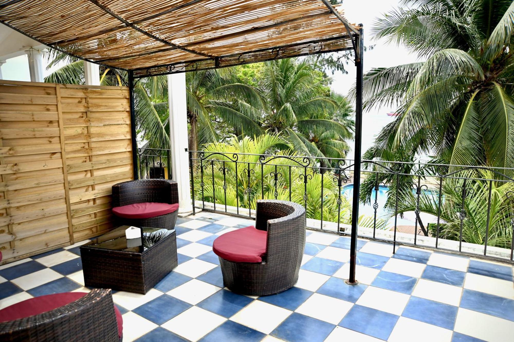 Deluxe Suite Balcony
